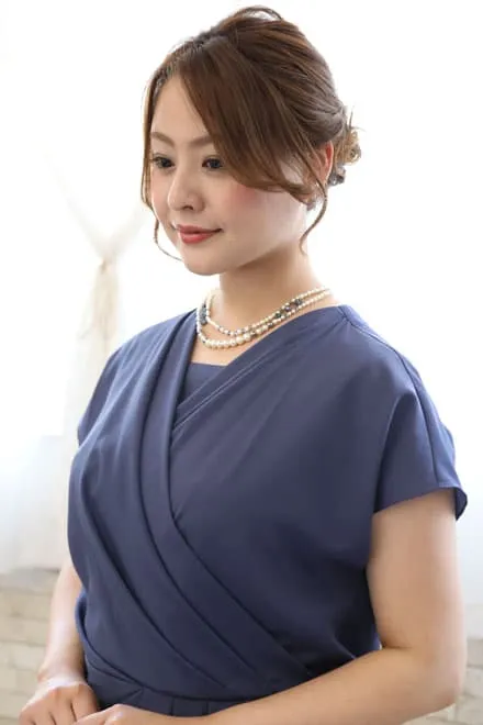 ブルーのアシンメトリーカシュクールドレス