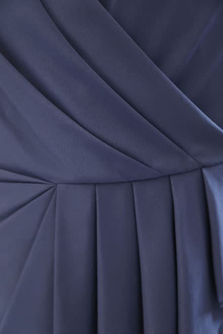 ブルーのアシンメトリーカシュクールドレス