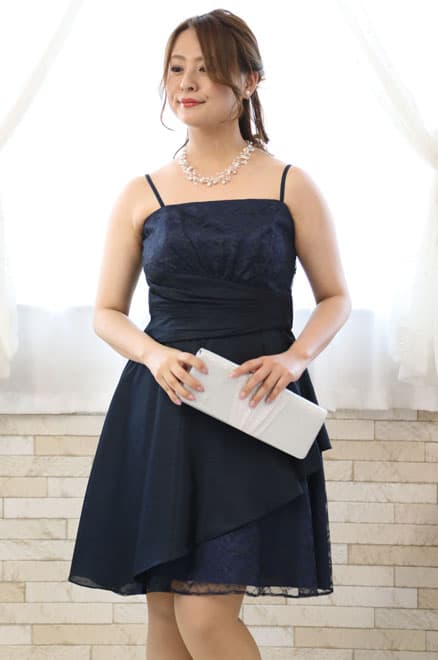 ネイビーのシャンタンレースドレス