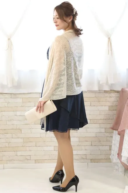 ネイビーのシャンタンレースドレス