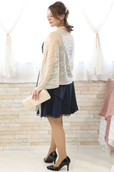 ネイビーのシャンタンレースドレス