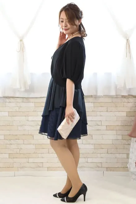 ネイビーのシャンタンレースドレス