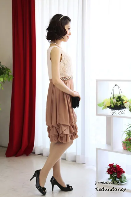 ピンクベージュ×オフホワイトの花モチーフドレスコーディネートセット