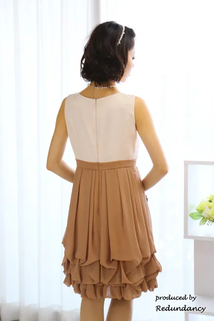 ピンクベージュ×オフホワイトの花モチーフドレスコーディネートセット