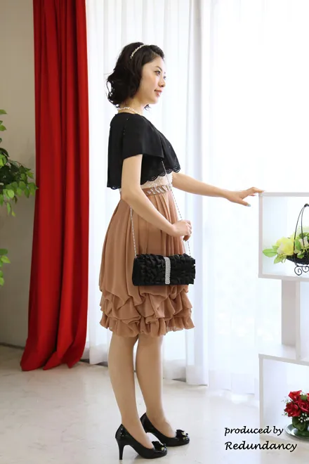 ピンクベージュ×オフホワイトの花モチーフドレスコーディネートセット