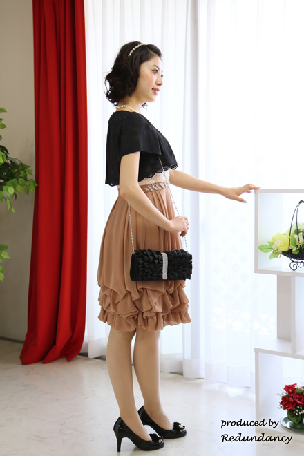 ピンクベージュ×オフホワイトの花モチーフドレスコーディネートセット