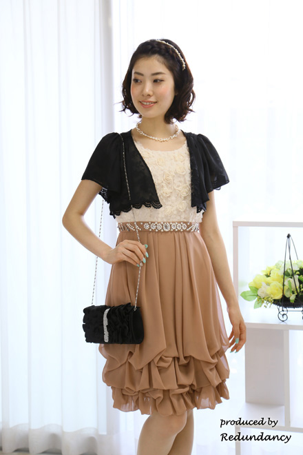 ピンクベージュ×オフホワイトの花モチーフドレスコーディネートセット