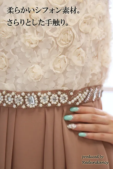 ピンクベージュ×オフホワイトの花モチーフドレスコーディネートセット