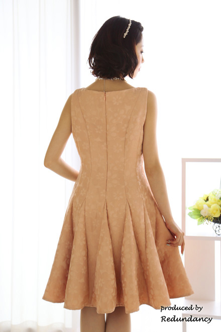 サーモンピンクの花柄刺繍フィットアンドフレアドレスコーディネートセット