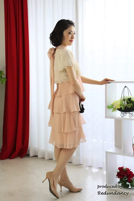 ピンクのホルターネックティアードフリルドレスコーディネートセット