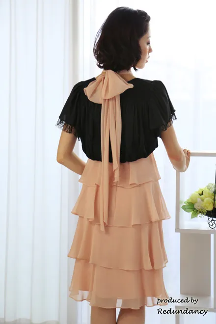 ピンクのホルターネックティアードフリルドレスコーディネートセット