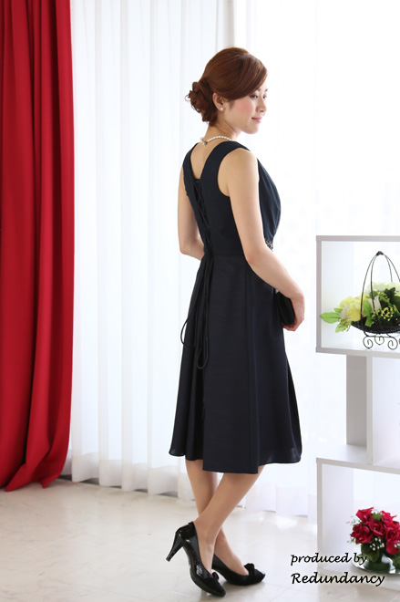 ネイビーのウエストビジューミモレ丈ドレスコーディネートセット