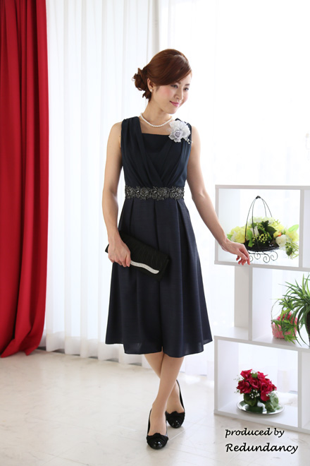 ネイビーのウエストビジューミモレ丈ドレスコーディネートセット