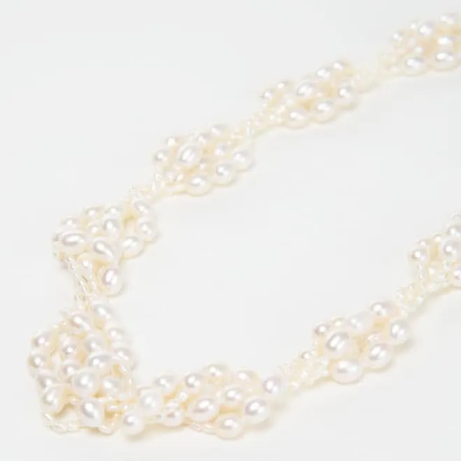 ホワイトパールツイストネックレス