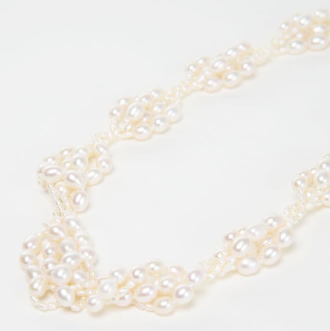 ホワイトパールツイストネックレス