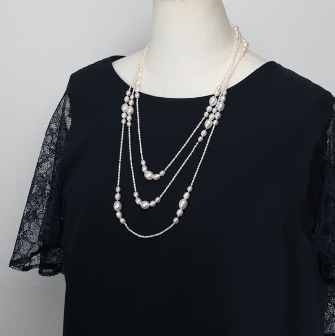 ホワイトパールツイストネックレス