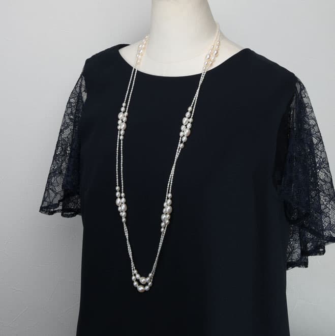 ホワイトパールツイストネックレス