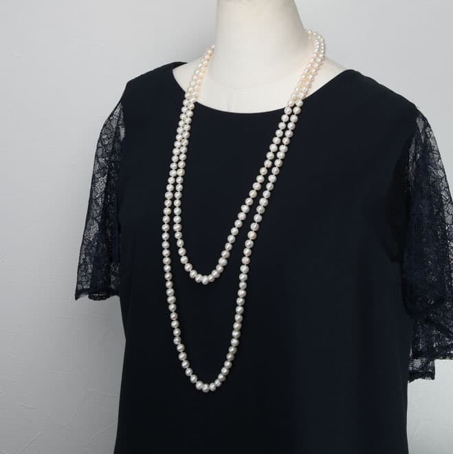 ホワイトパールのスタンダードロングネックレス