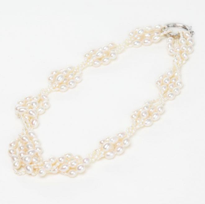 ホワイトパールツイストネックレス