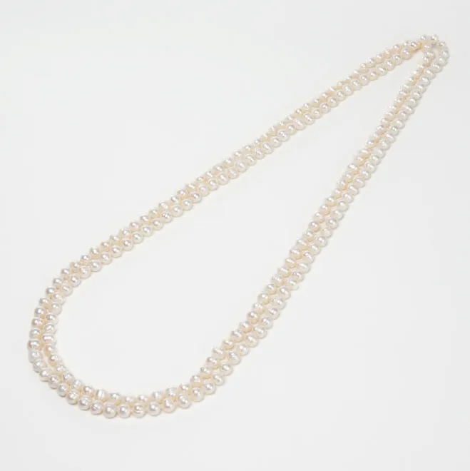 ホワイトパールのスタンダードロングネックレス