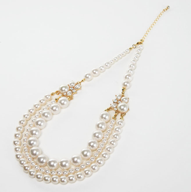 ホワイトパールのビジュー付三連ハーフ