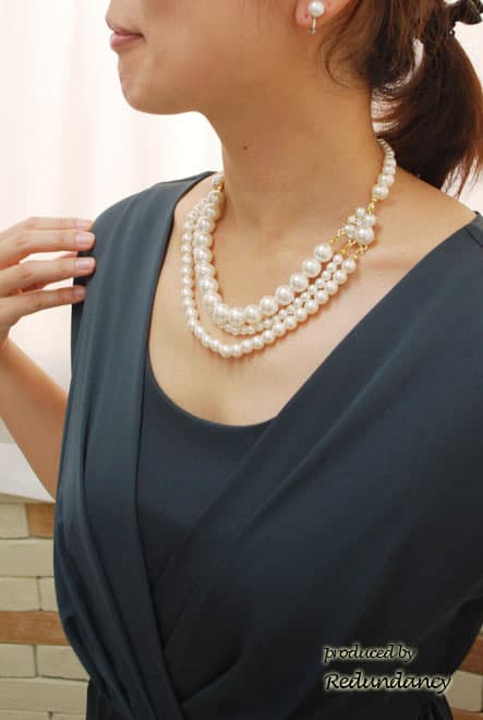 ホワイトパールのビジュー付三連ハーフ