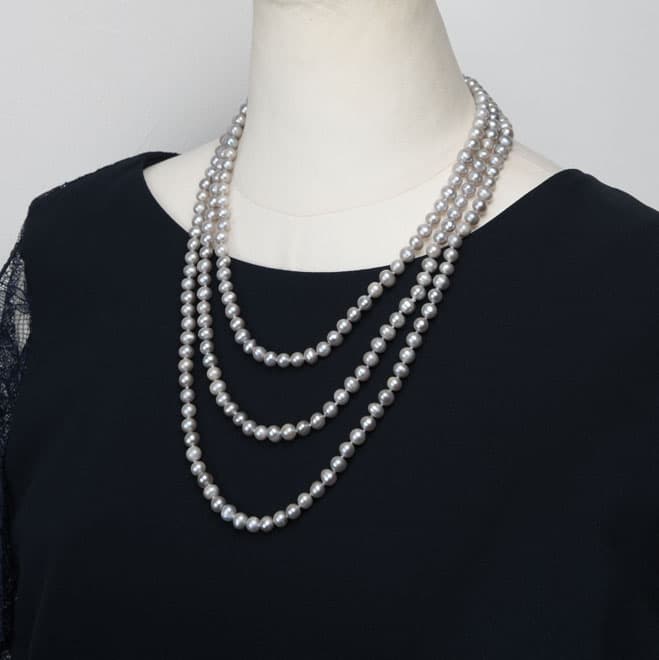 シルバーパールのロングネックレス