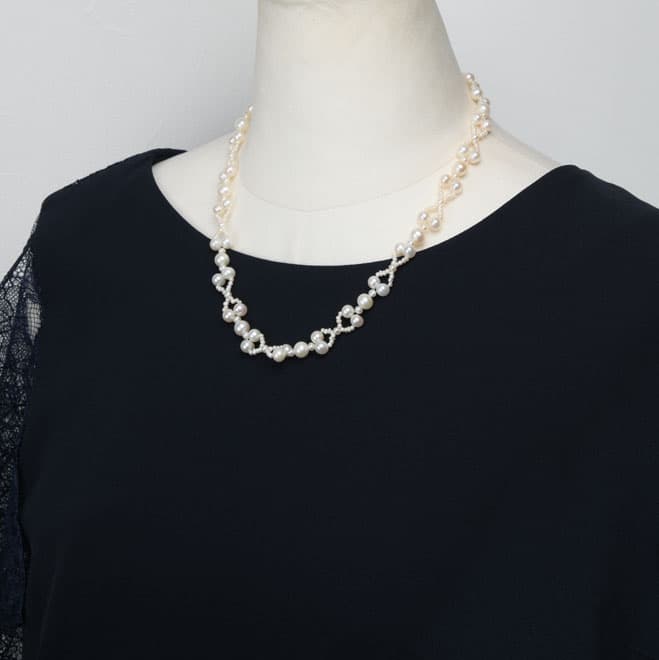 ホワイトパール大小編み上げネックレス