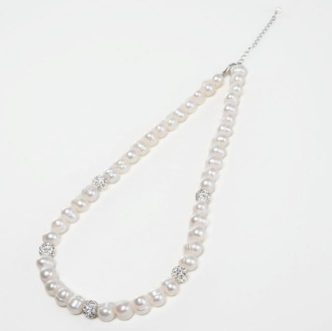 ホワイトパールとストーンのネックレス