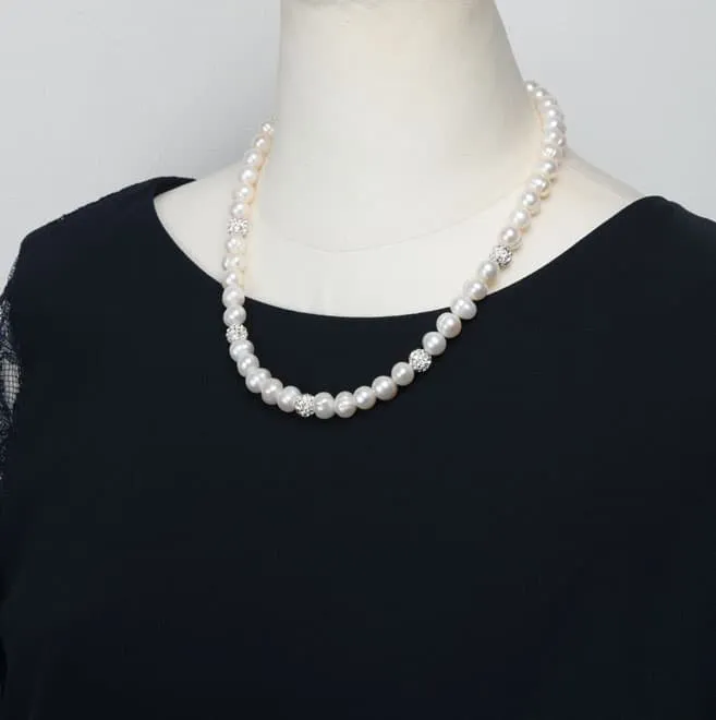 ホワイトパールとストーンのネックレス
