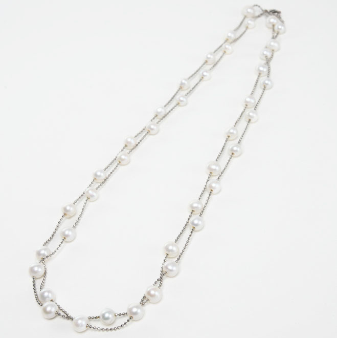 ホワイトパールとボールチェーンのロングネックレス
