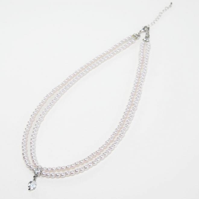 ホワイトパール2連のクリスタルチャームネックレス