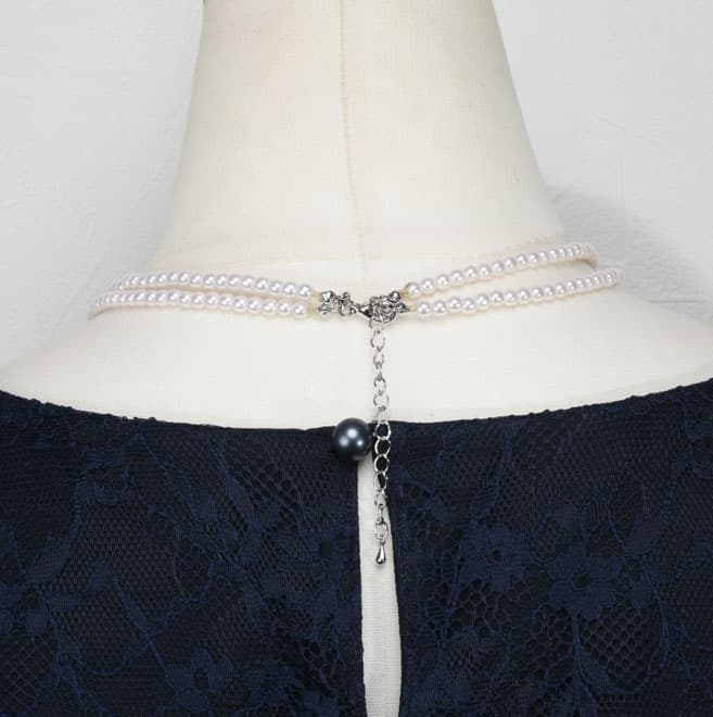 ホワイトパール2連のクリスタルチャームネックレス