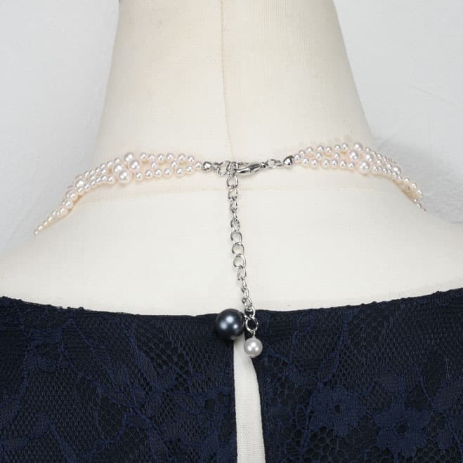 ホワイトパールの花モチーフネックレス