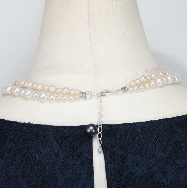 ホワイトパールとグリーンのお花のネックレス