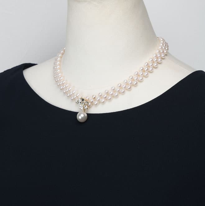 ホワイトパールと花のチョーカー