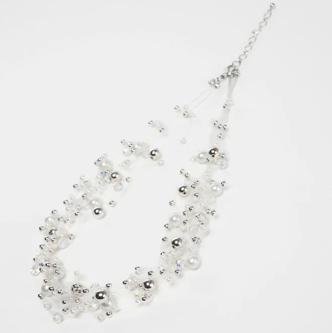 ホワイトパールのクリスタルワイヤーネックレス