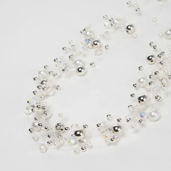 ホワイトパールのクリスタルワイヤーネックレス