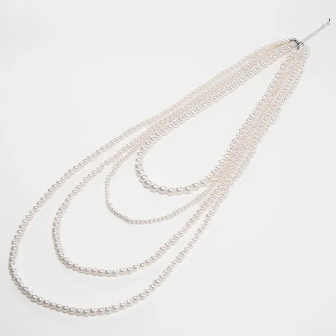ホワイトパールの四連ロングネックレス