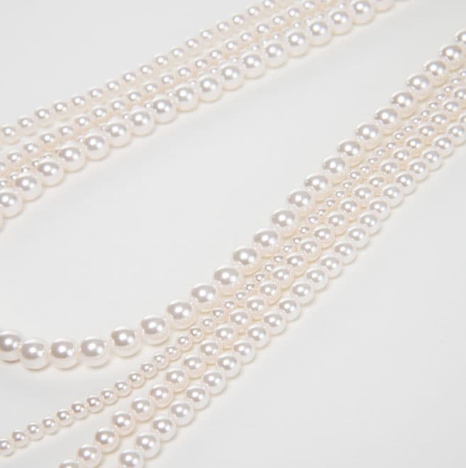 ホワイトパールの四連ロングネックレス