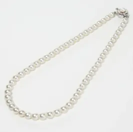 白パールのスタンダードネックレス