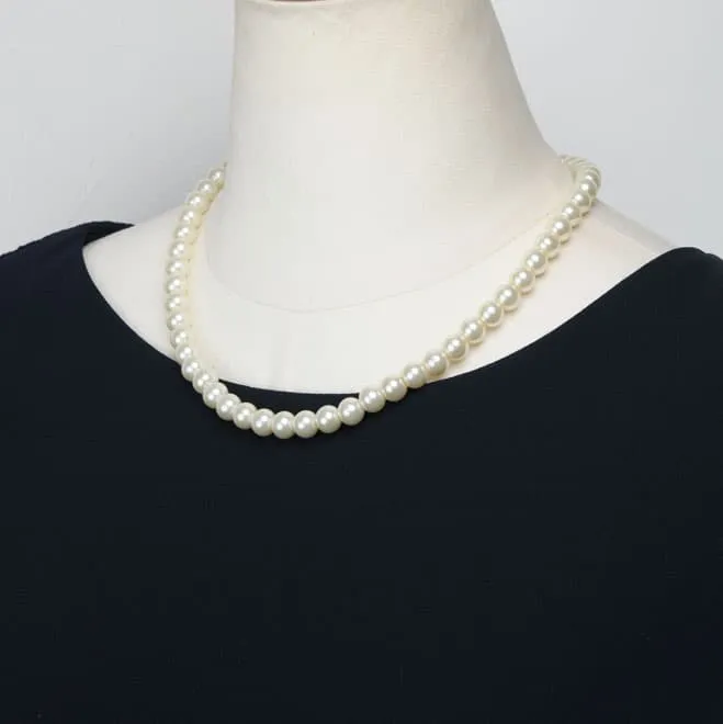 ホワイトパールのスタンダードネックレス