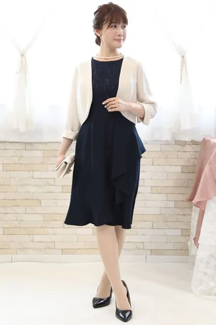 ネイビーのトップスレース×ペプラムドレスコーディネートセット