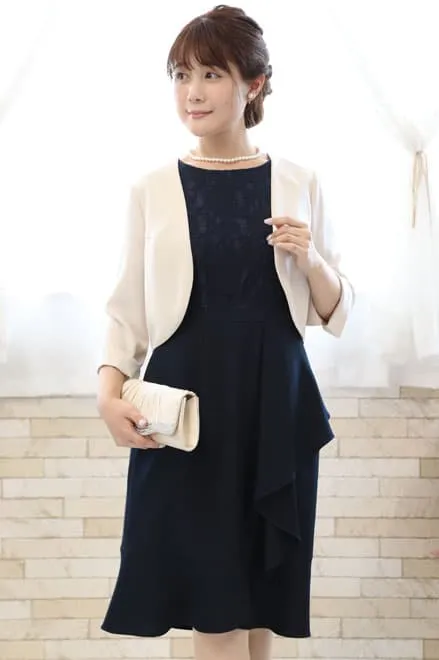 ネイビーのトップスレース×ペプラムドレスコーディネートセット