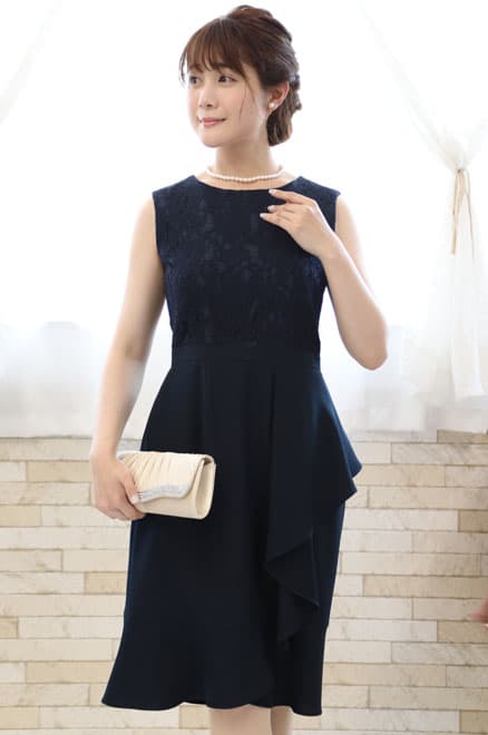 ネイビーのトップスレース×ペプラムドレスコーディネートセット