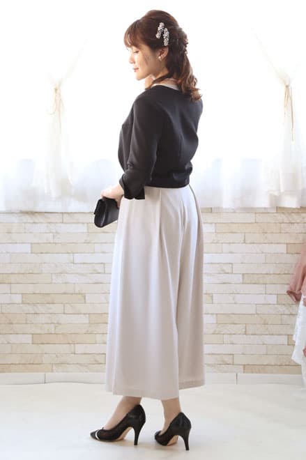 ライトグレーのビスチェ風ガウチョパンツドレスコーディネートセット