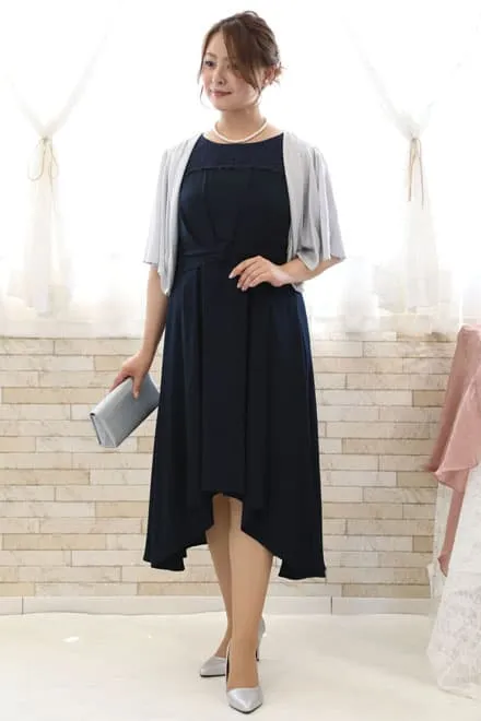 シルバーのラメ入り五分袖ボレロ