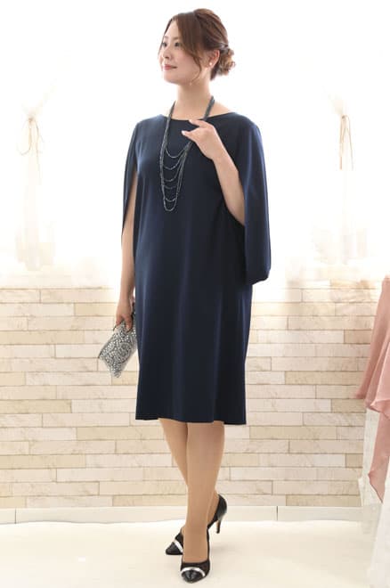 ブラックのビーズ6連ネックレス