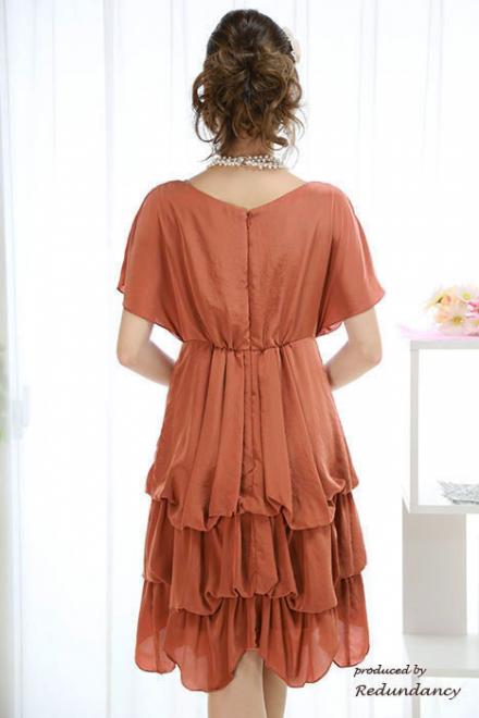 テラコッタオレンジのビジューベルト風ドレープドレス