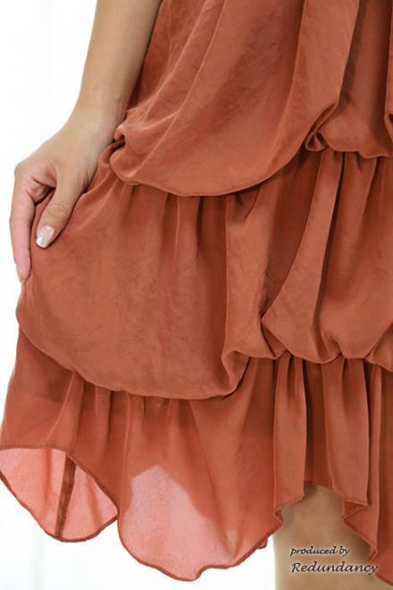 テラコッタオレンジのビジューベルト風ドレープドレス
